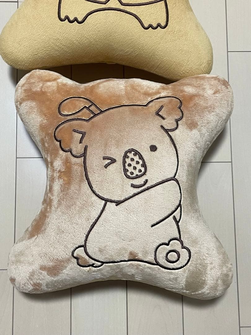 ロッテ　コアラのマーチ型　限定クッション2種類セット　ホテル　ゴルフ場限定