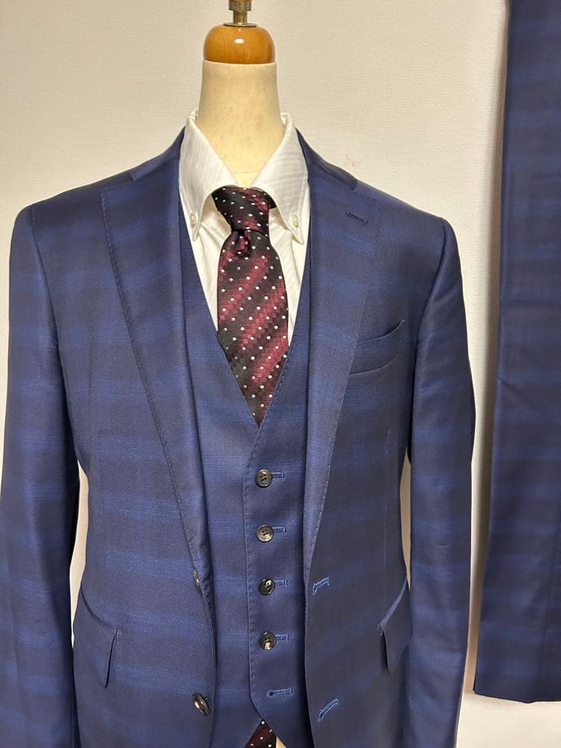 UNIVERSAL LANGUAGE★高級スーツ　Y4～Y５ベスト付4ピース