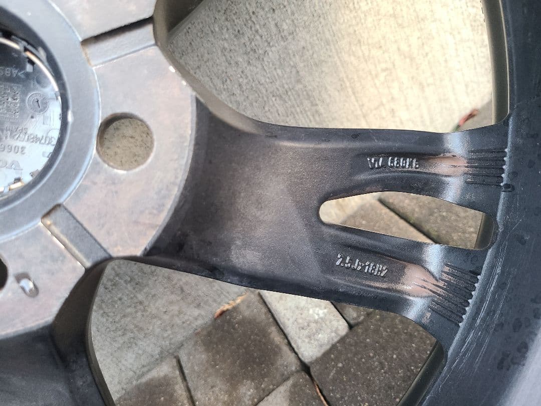 ①MAK ストックホルム 18in 7.5J +50 PCD108 63.4mm