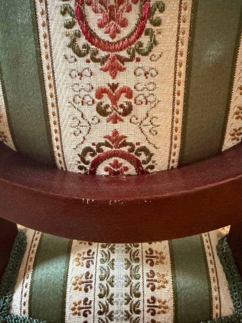 ドールチェア　クラシックアームチェア 木製 ストライプ柄　ミニチュアチェア