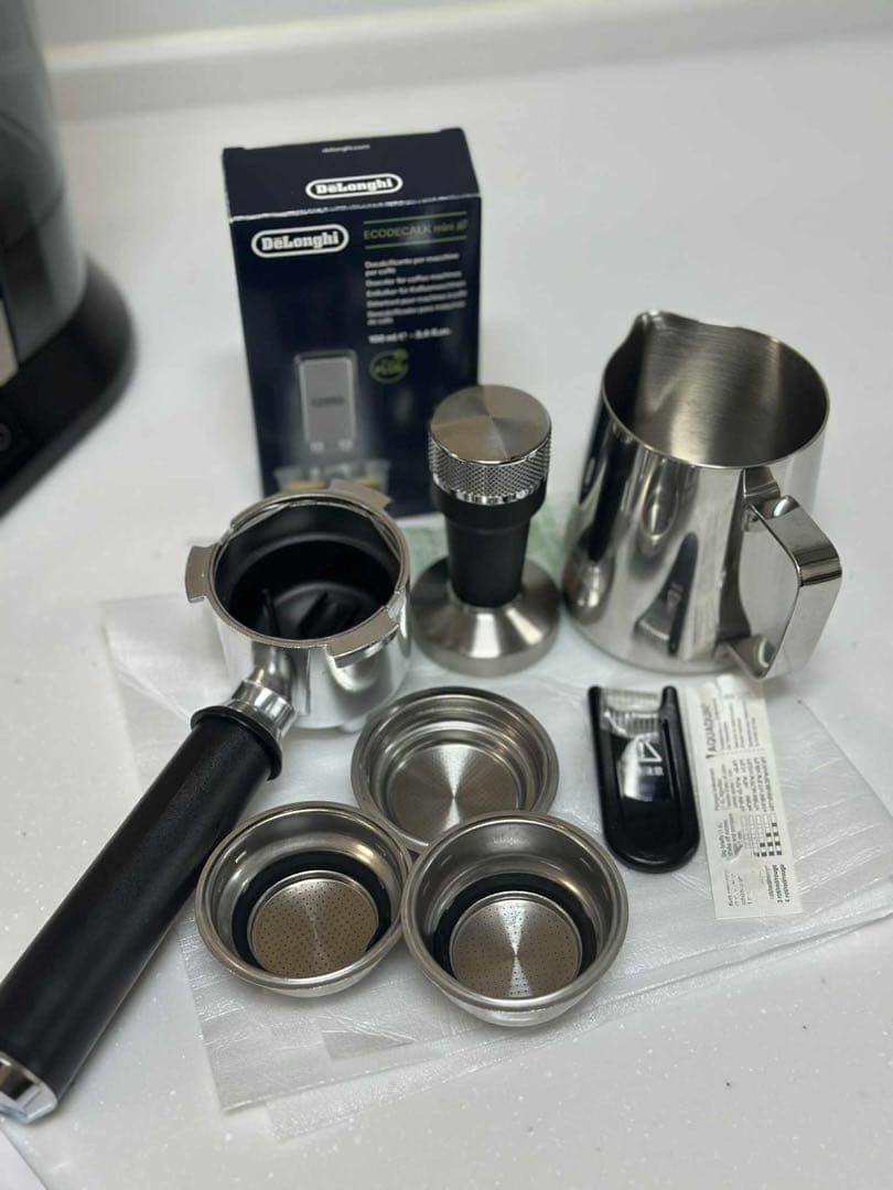 【美品】DeLonghi デロンギ デディカ アルテ EC885J エスプレッソ