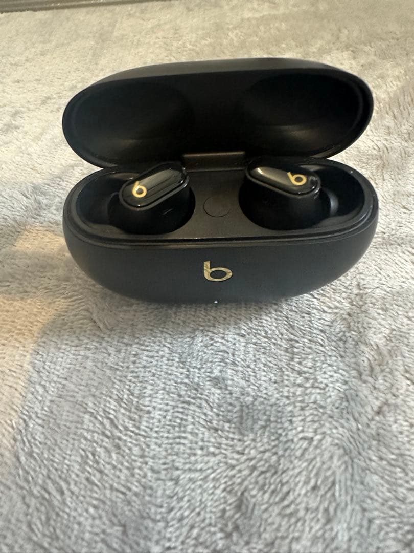 イヤホン beats studio buds+