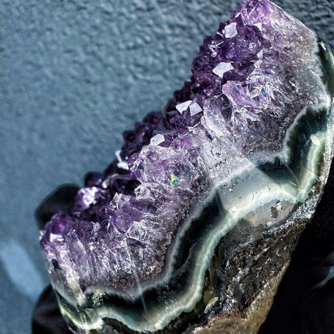 極上別格品❗濃紫の煌めきウルグアイ産☆レインボー☆アメジストクラスターA1346