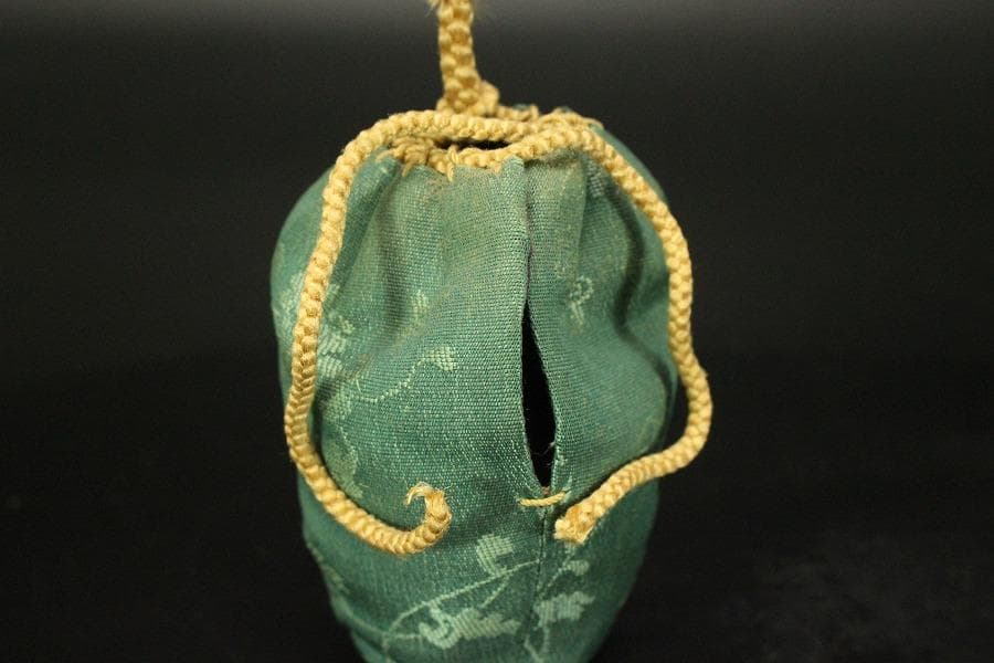 茶道具 唐物 肩衝茶入 纏蓮花裂 鹿角蓋 仕服(RC942)