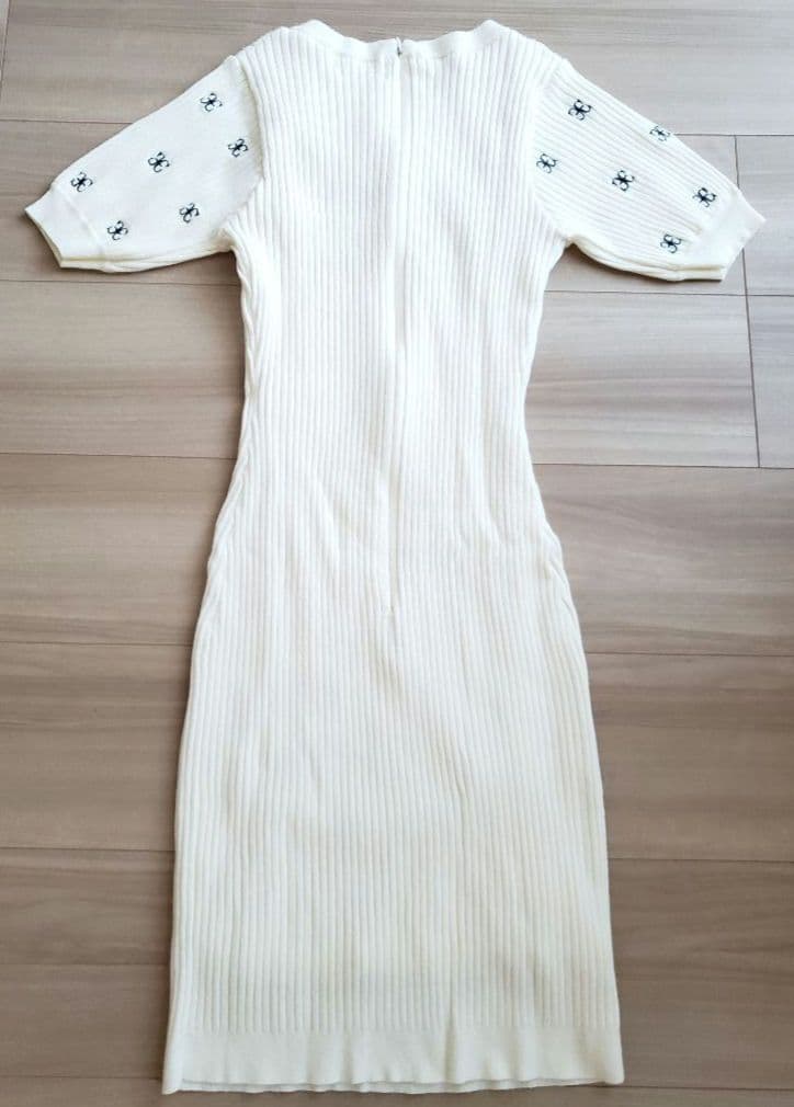 【美品/試着のみ】EMIRIAWIZ♡ワンピース