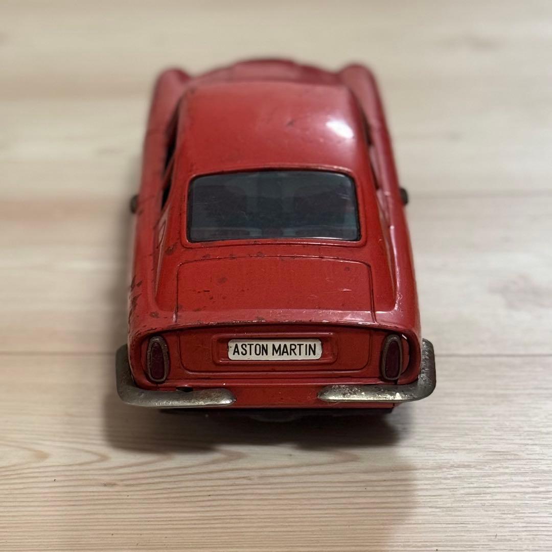 【古いブリキの自動車】ASTOM MARTIN DB6 アサヒ玩具 007