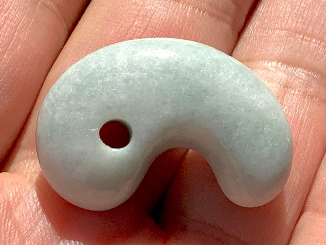 ✳神からのパワー宿る縁起物を‼️糸魚川翡翠ジェダイト　本物の勾玉　機械鑑定鑑別書付