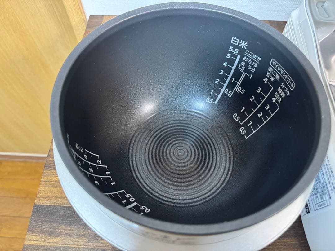 東芝　羽釜炊飯器　真空圧力IH 5.5合炊き　RC-10ZWL