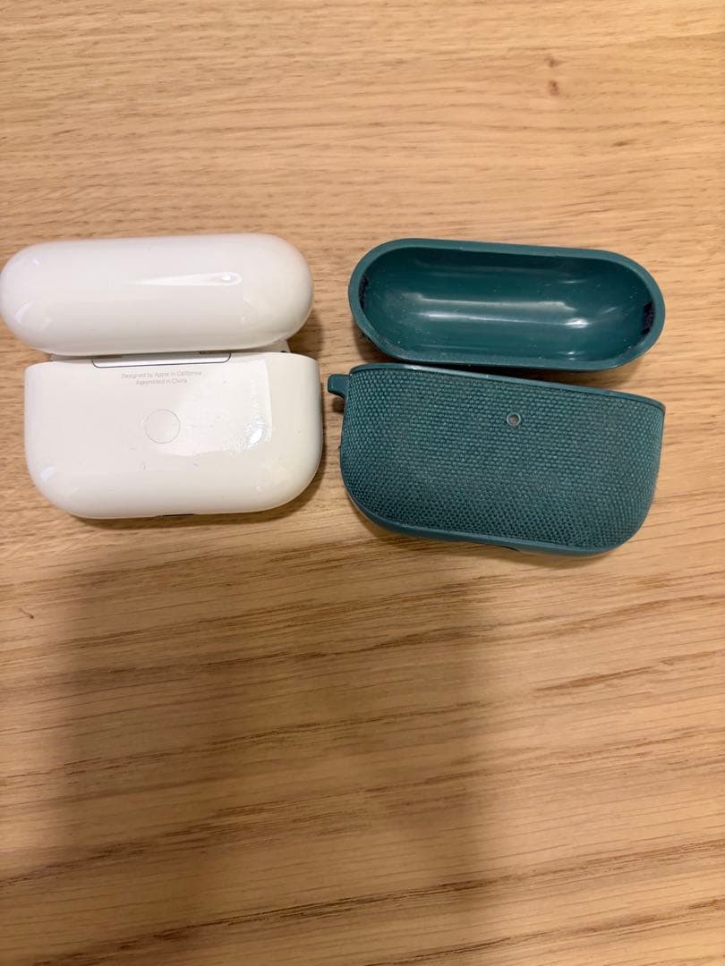 AirPods Pro（第2世代）Lightning端子　ケース付き