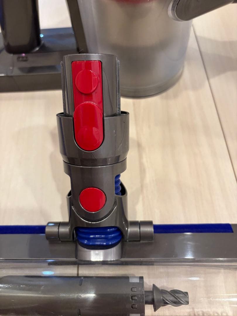 ★ダイソン★ 美品！Dyson V8 Slim Fluffy Extra