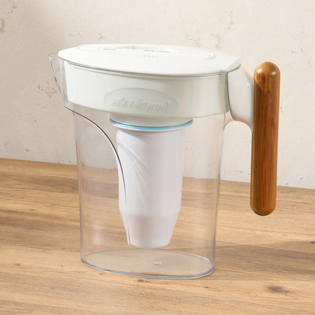 ☆ＺＥＲＯピッチャー ６層浄水フィルター搭載 素材の味を引き立てる