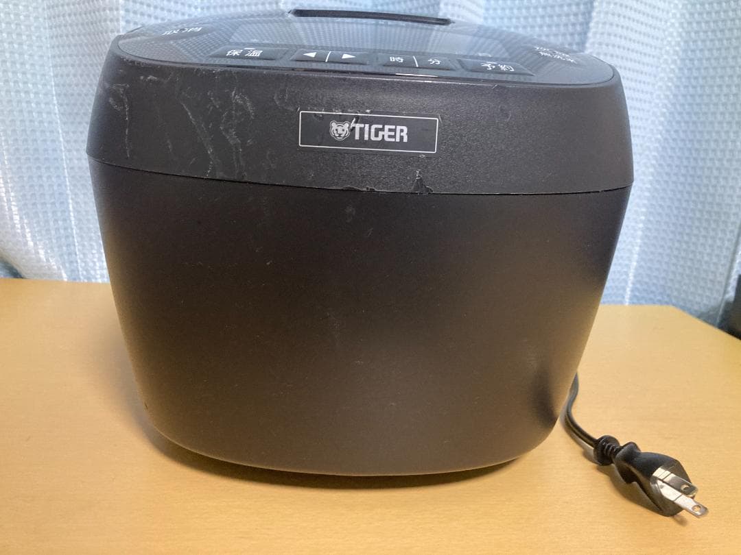 2023年製 タイガー JPV-C180 圧力IH炊飯器 10合炊き