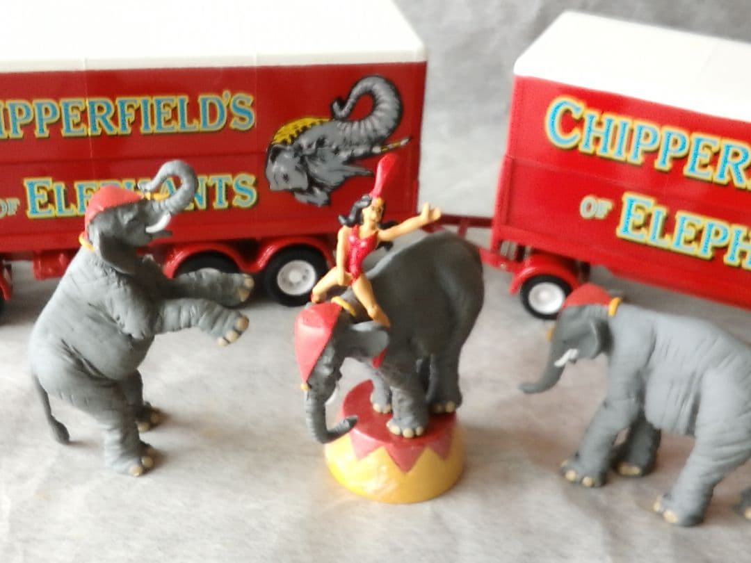 コーギー　Corgi Chipperfields Circus 箱入り　英国