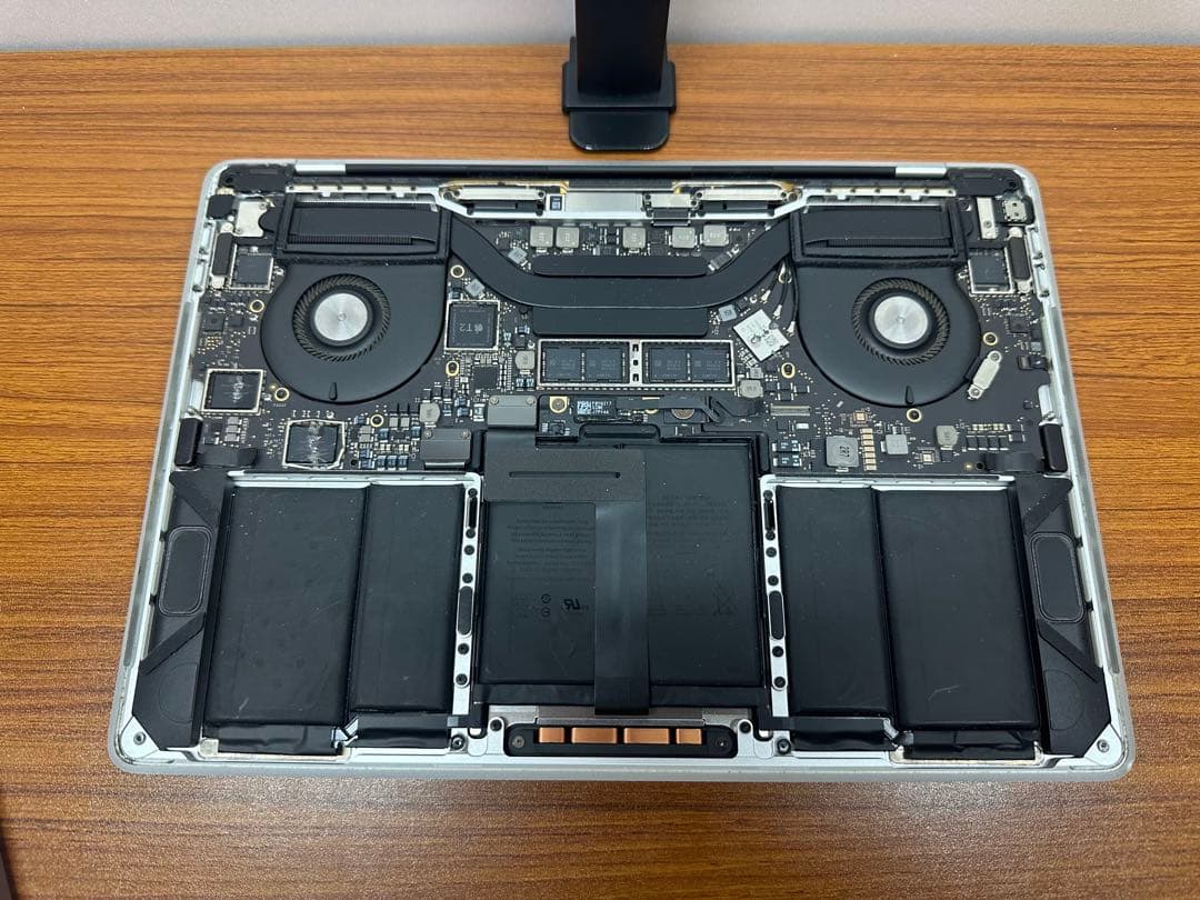 Macbook Pro まとめてジャンク品の出品