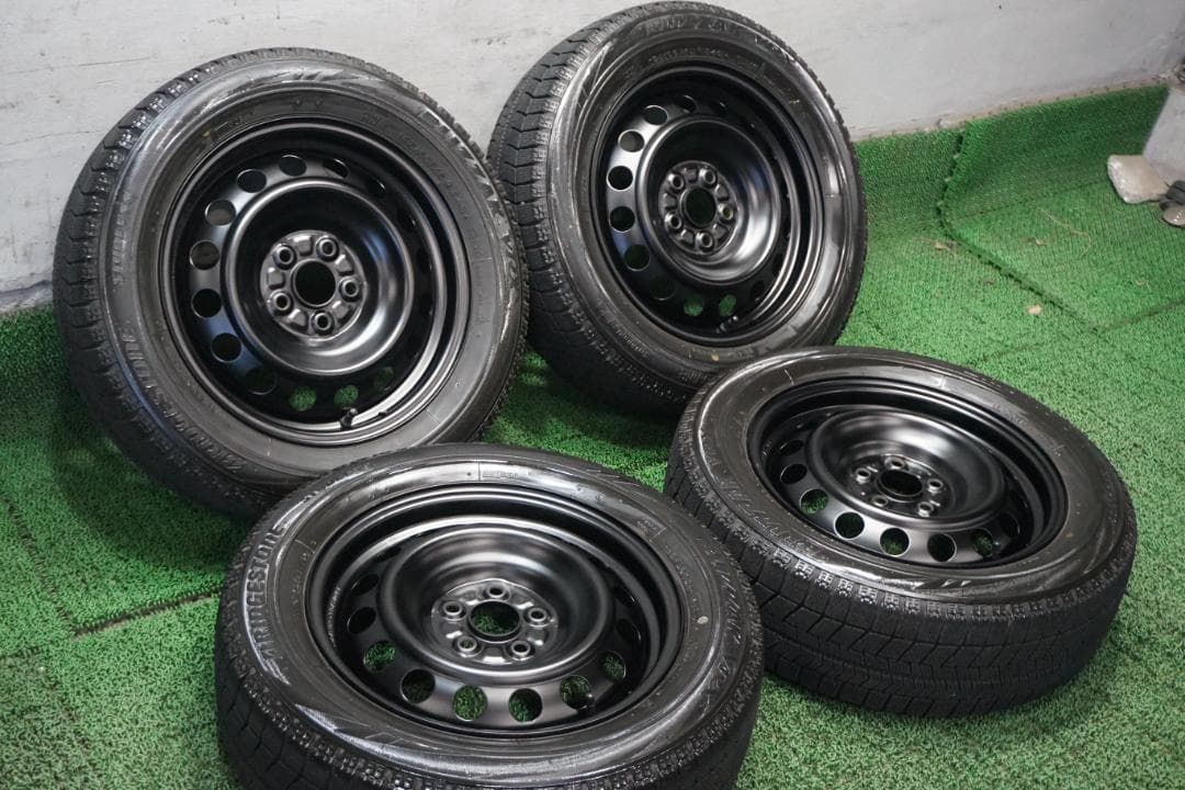 シエンタ純正　カスタムブラックエディション　185/60R15　スタッドレス