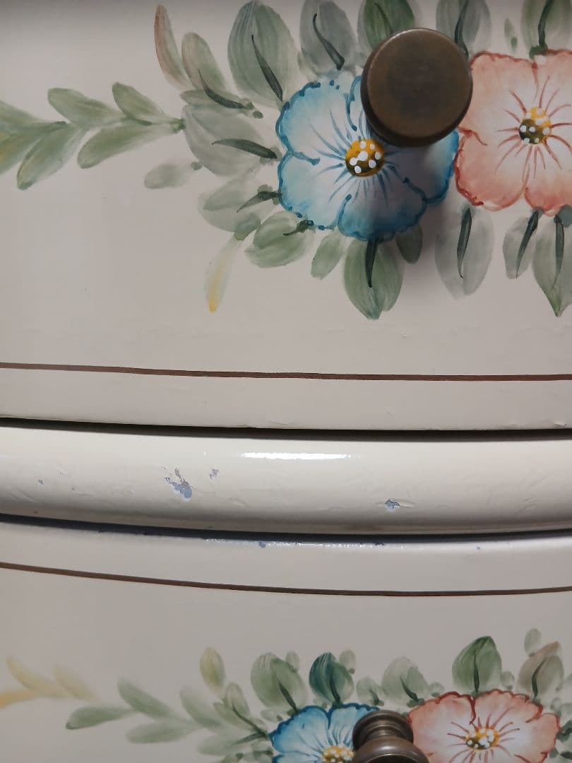 アンティーク猫脚花柄デザインのクリーム色キャビネット　サイドテーブル