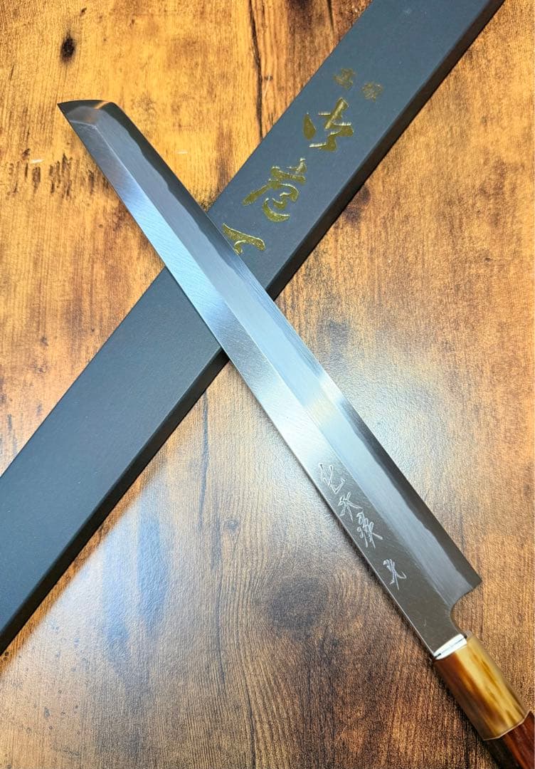 森本光一作　蛸引 先丸　青二鋼 紋鍛錬 尺　紫檀白水牛八角柄
