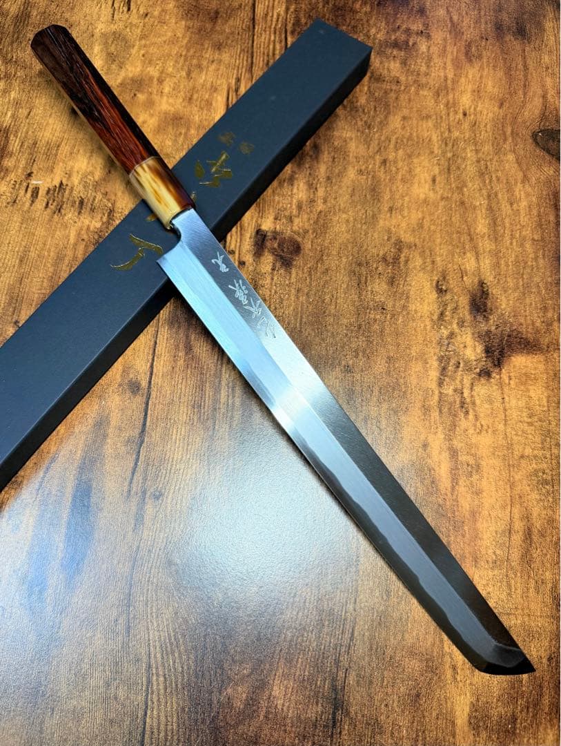 森本光一作　蛸引 先丸　青二鋼 紋鍛錬 尺　紫檀白水牛八角柄