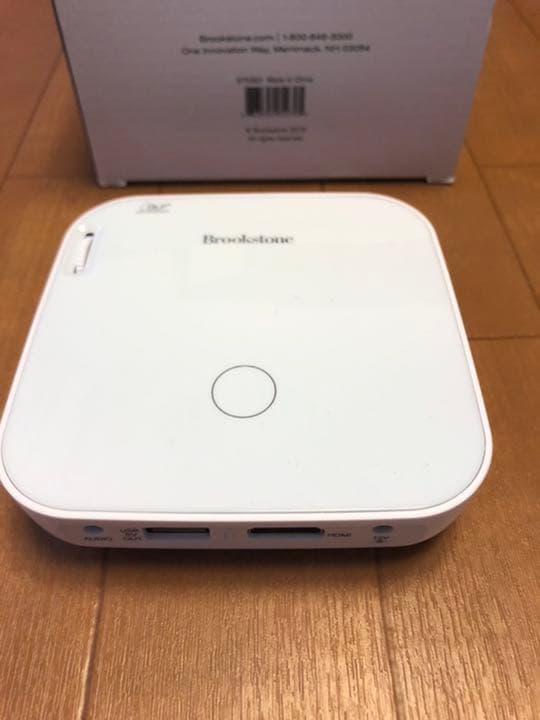 超小型プロジェクター　Brookstone