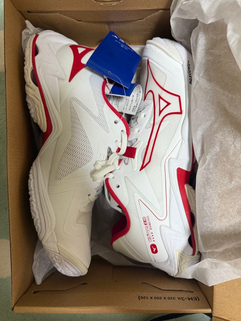 E*z様 Mizuno Wave Lightning Z6 ホワイト/レッド