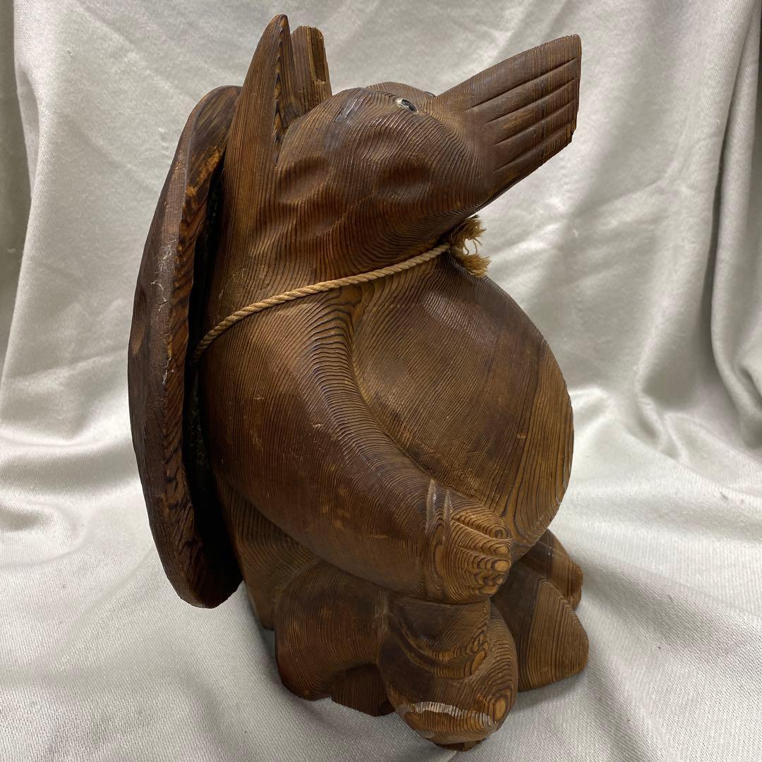 たぬきの木彫　置物　杉丸