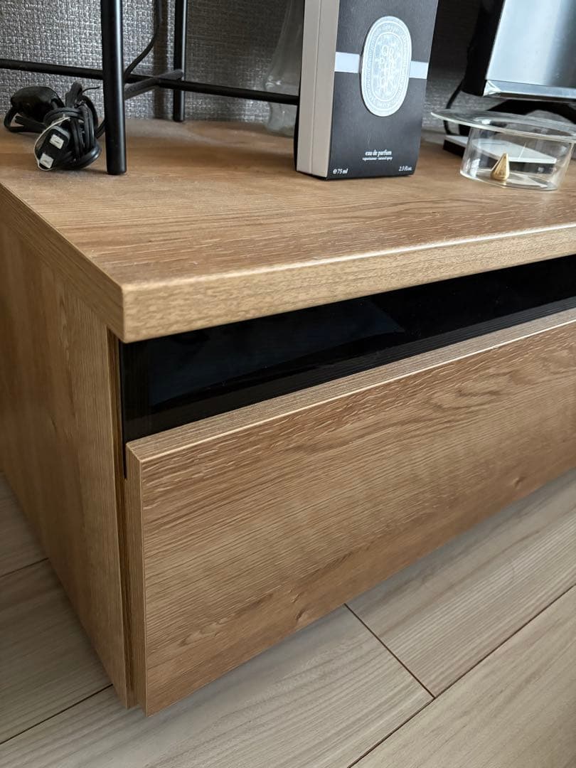 【 2月20日までの出品なります！⠀】 LOWYAテレビボード