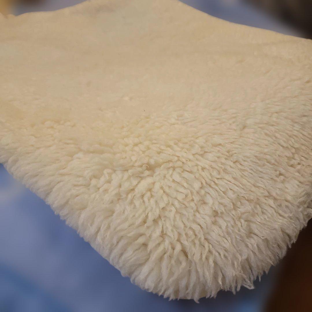 ニュージーランド製　ムートンシーツ　ムートン敷きパット　羊毛100％　使用品