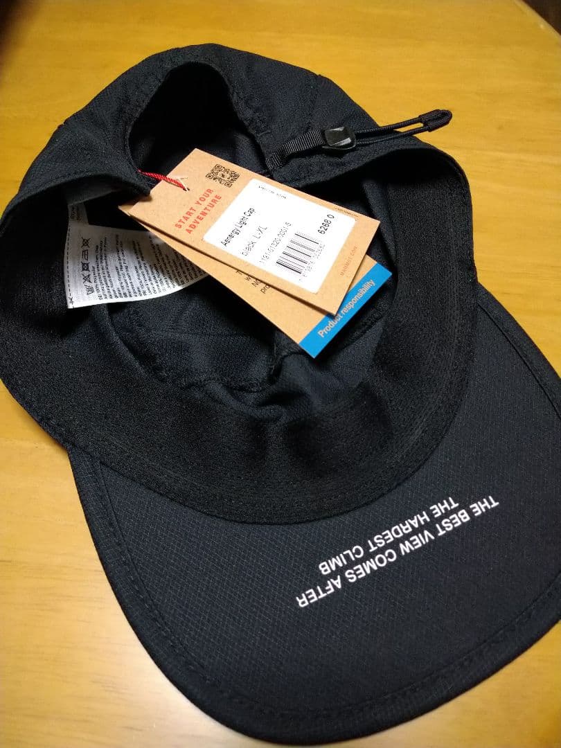 マムート　エナジーライトキャップ　ブラックとレッド