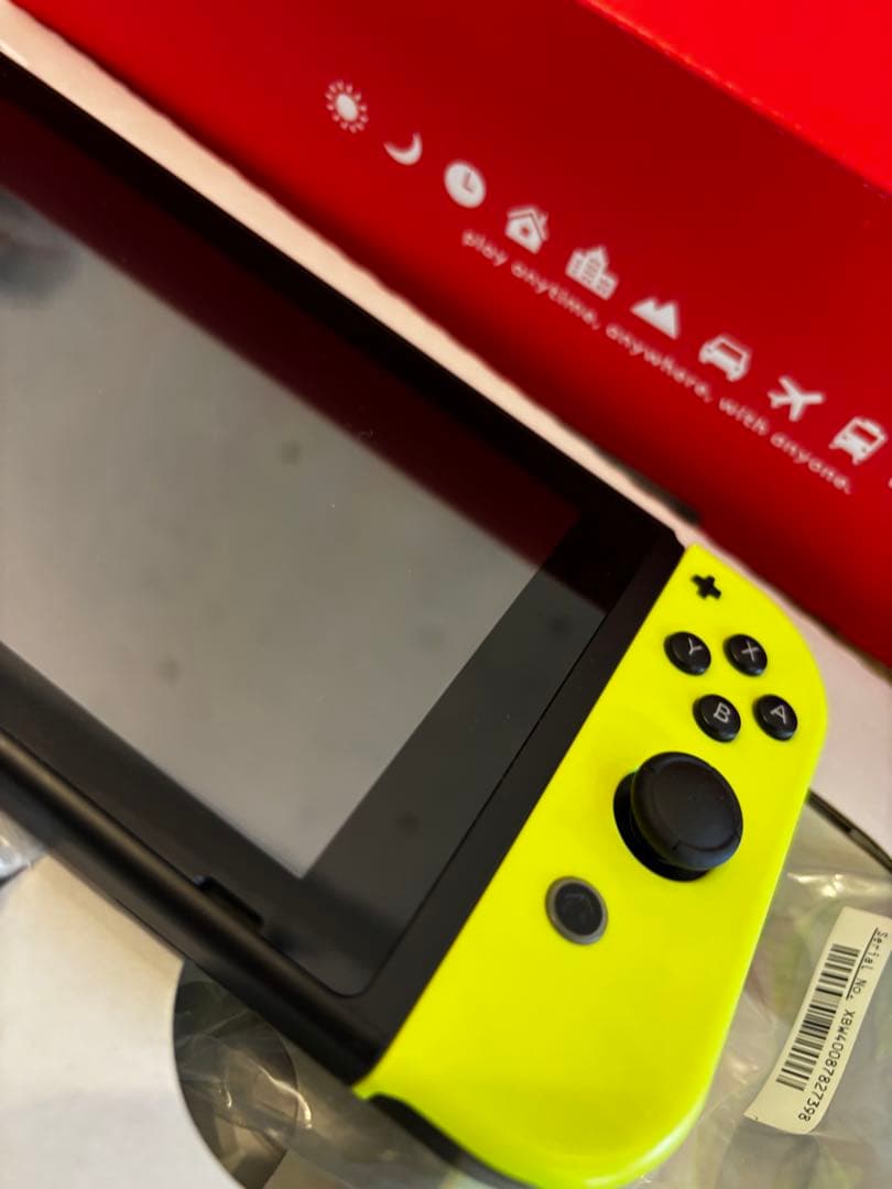 Nintendo Switch 本体　ネオンパープル（L）　ネオンイエロー（R）