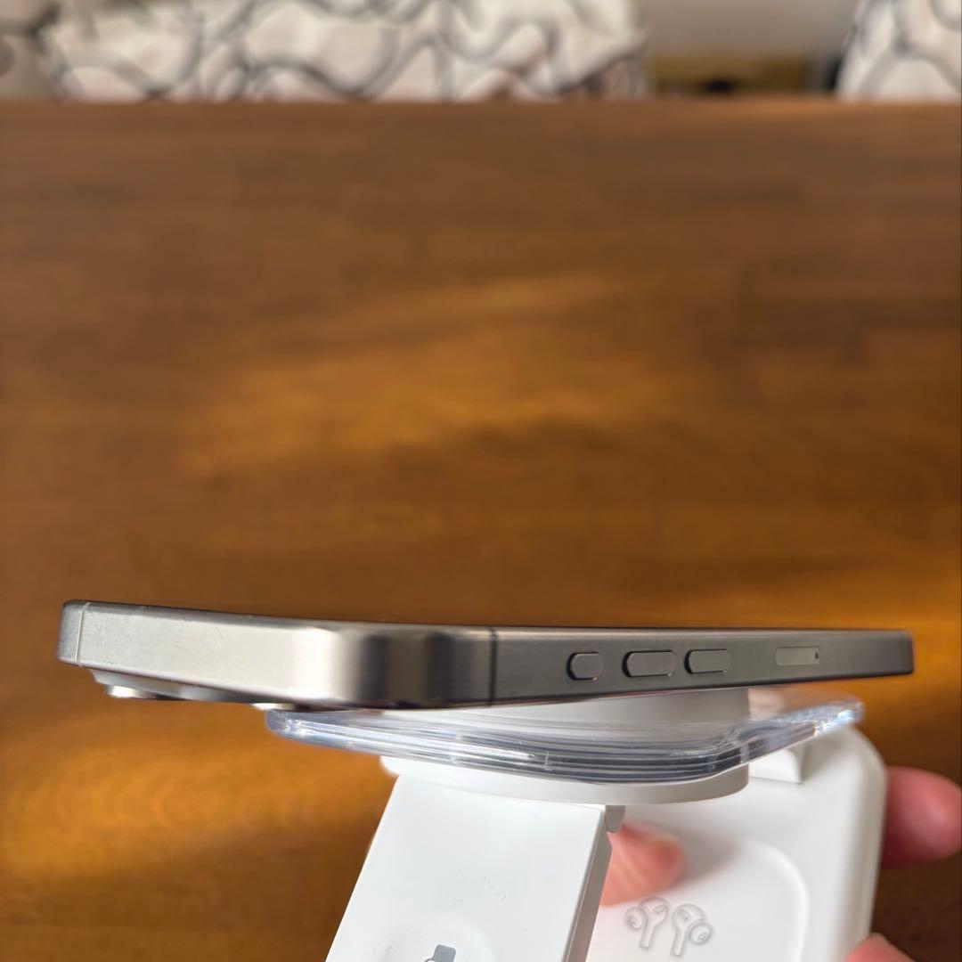 Apple iPhone 15 Pro SIMフリー 128GB 残量88%