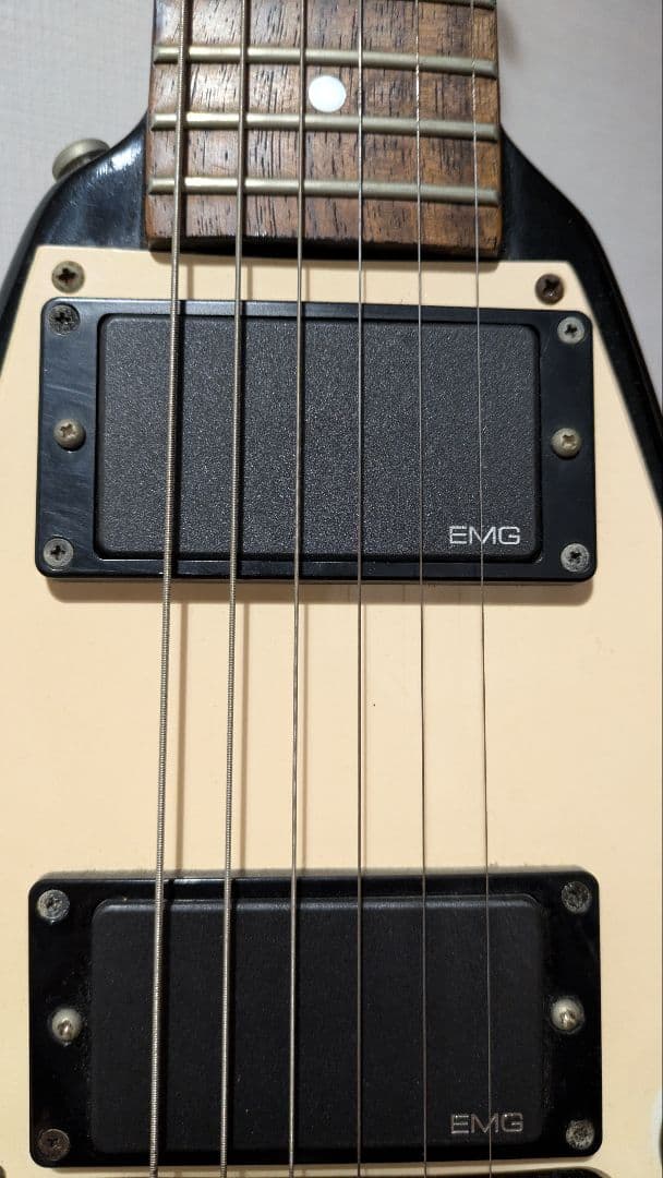 【今週末で終了予定】EMG搭載 Epiphone Flying V
