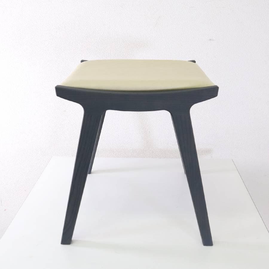 24年製 平田椅子製作所 ガド スツール カーボンアッシュ/合皮 アイボリー系