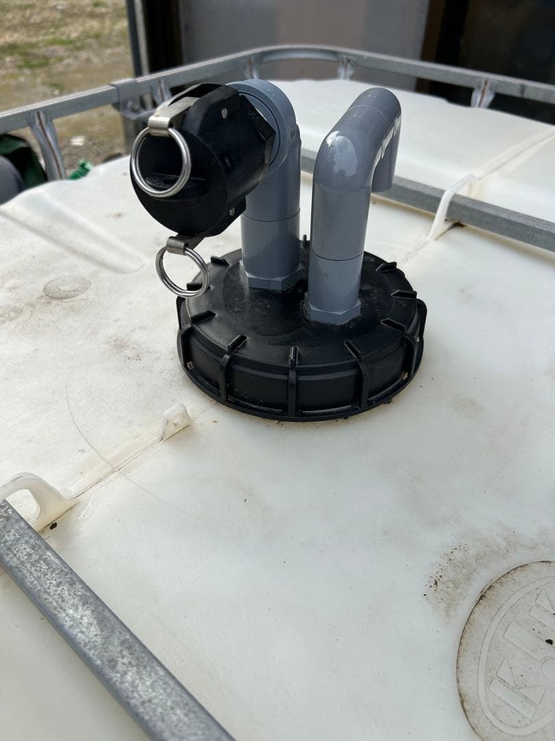 ［引き取り限定］大型プラスチック貯水タンク 雨水タンクホース付き農業