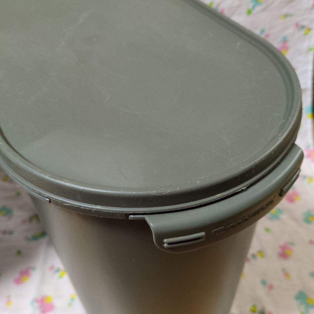 Tupperware　食品保存容器　米びつ