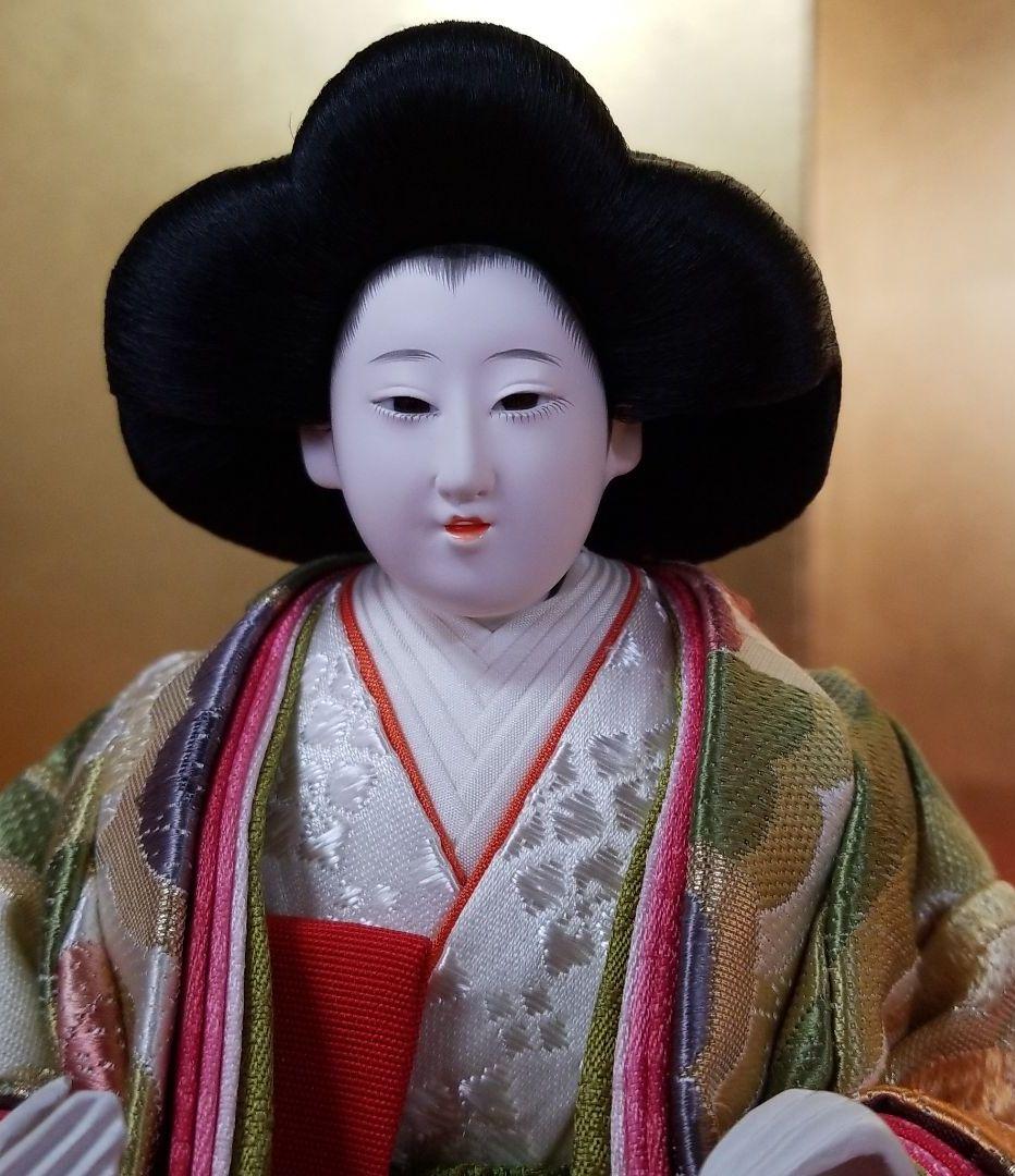 雛人形　三人官女　ベージュ地に花柄