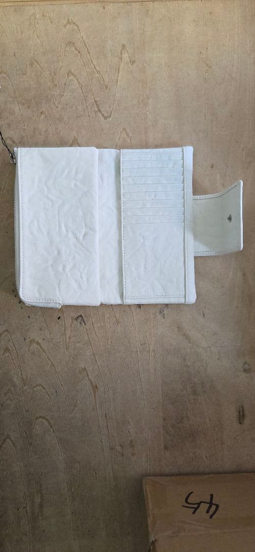 ZUCCa エンボスウォレット