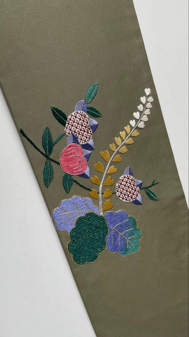 【美品】刺繍の美しい塩瀬の名古屋帯 桐 菊 オリーブグリーン 金銀糸 長尺