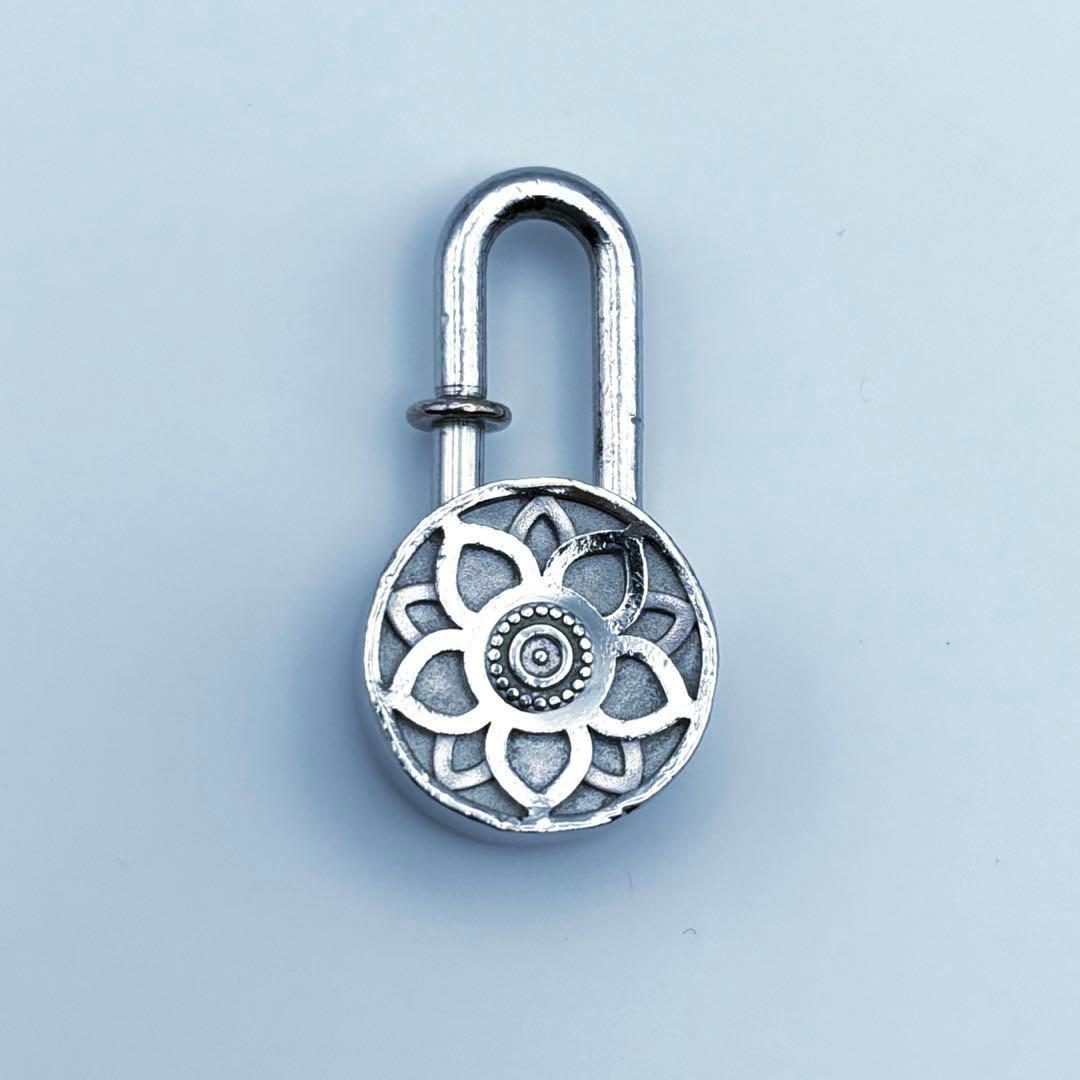 レア！　エルメス カデナ 蓮の花 ロータス　2008年　魅惑のインド　限定品