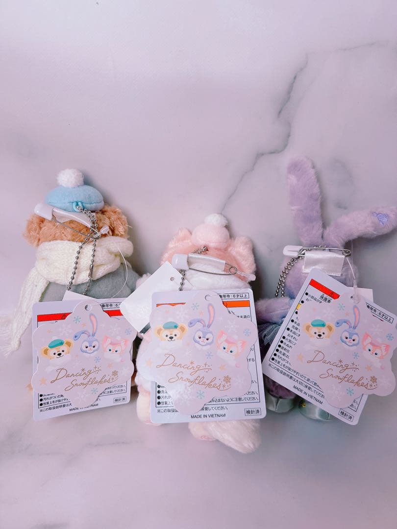 ダッフィー ダンシングスノーフレークス　ぬいぐるみバッジ