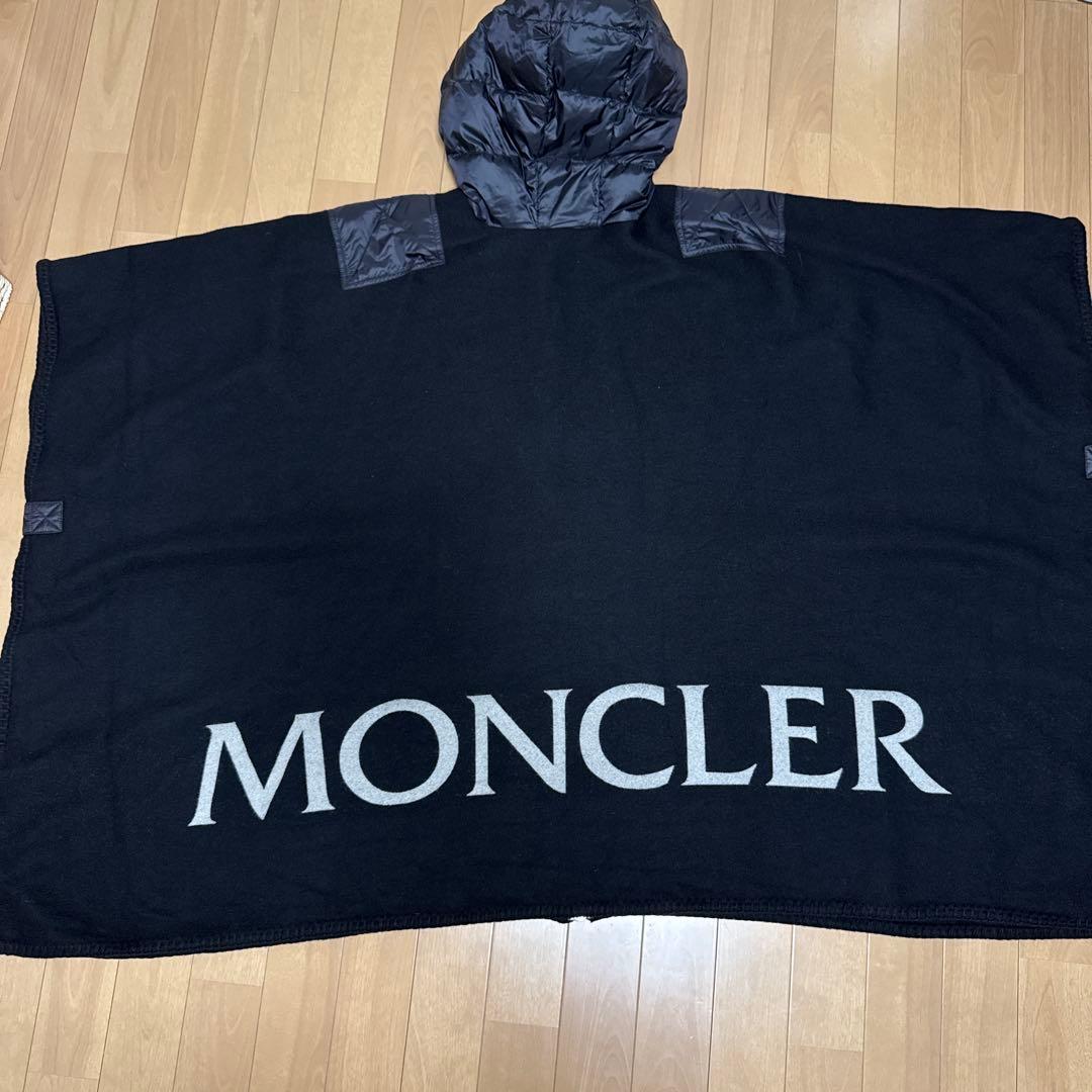 MONCLER フード付きポンチョ 黒
