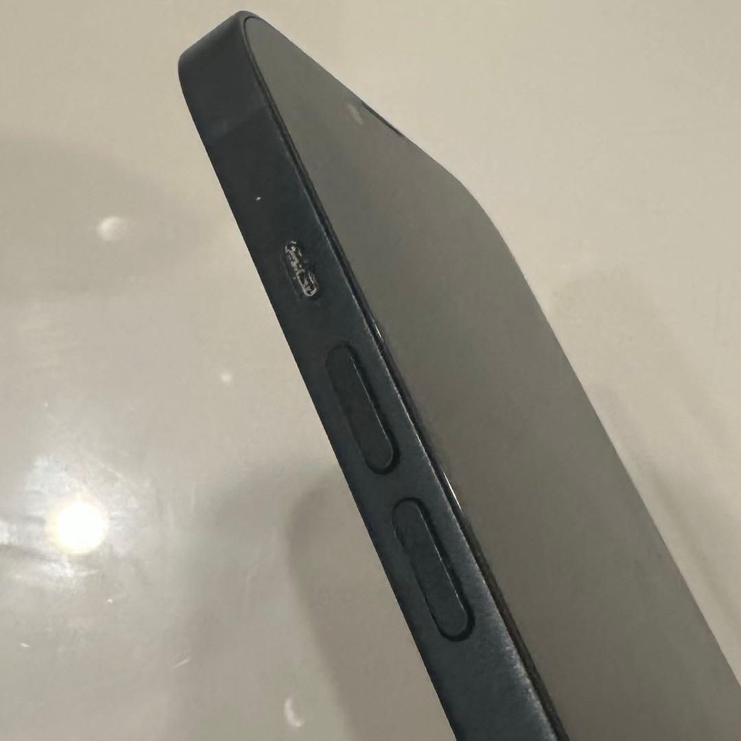 Apple iPhone 13 ミッドナイト　本体 ひび割れあり