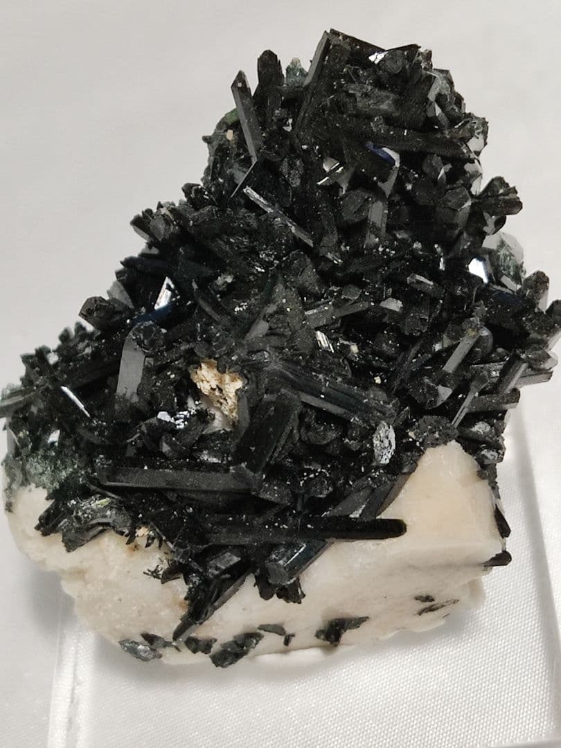 パワーストーン　天然石　原石　エジリン輝石　33g　No.159