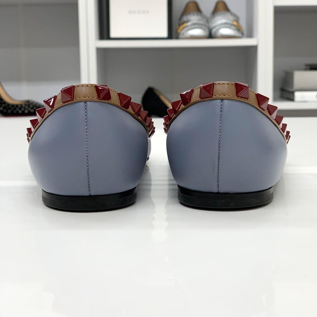 ヴァレンティノ ロックスタッズ レザー フラットパンプス ブルー系