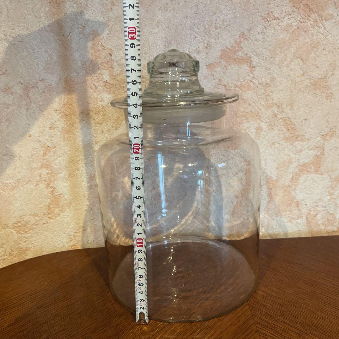 レトロ雑貨　昭和蓋付き大きなガラス瓶