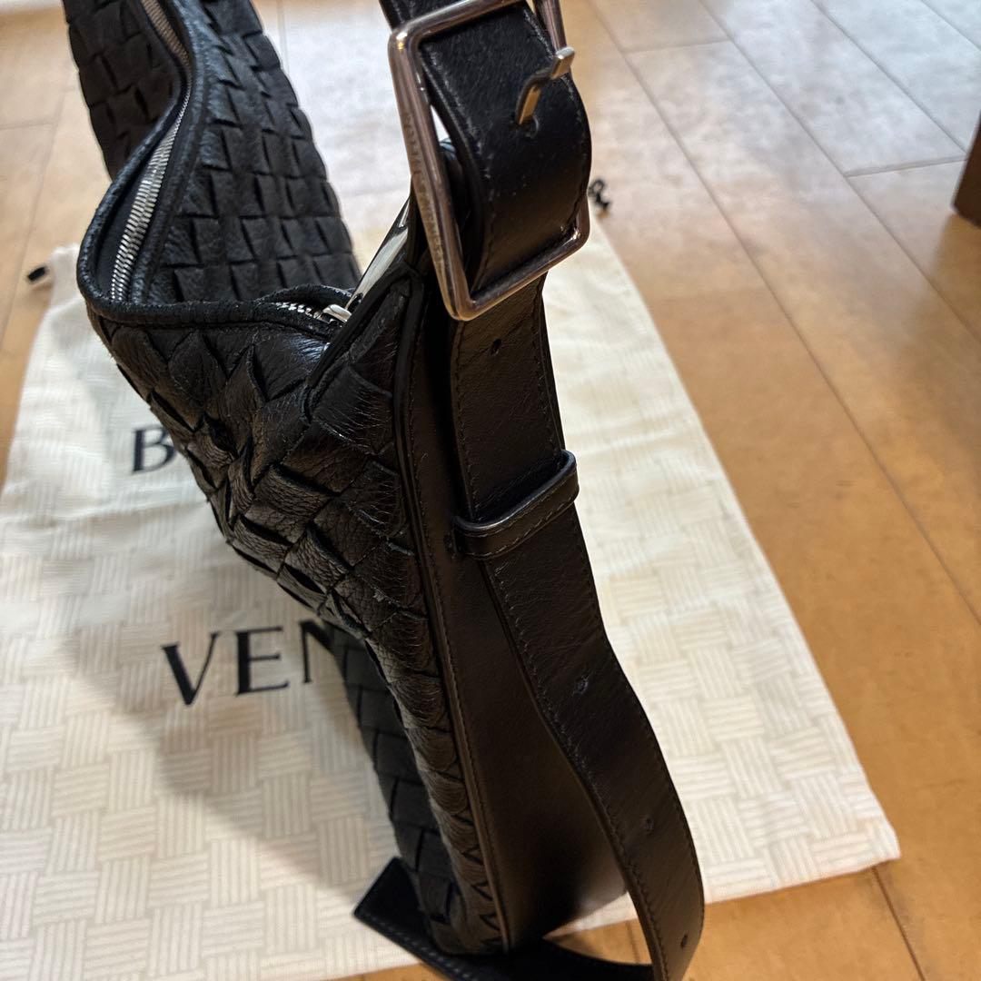 ボッテガヴェネタ　スモールトラベラー　ショルダーバッグ