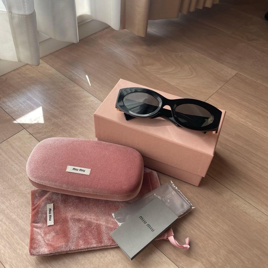 MIU MIU ミュウミュウ 　グリンプスサングラス　未使用