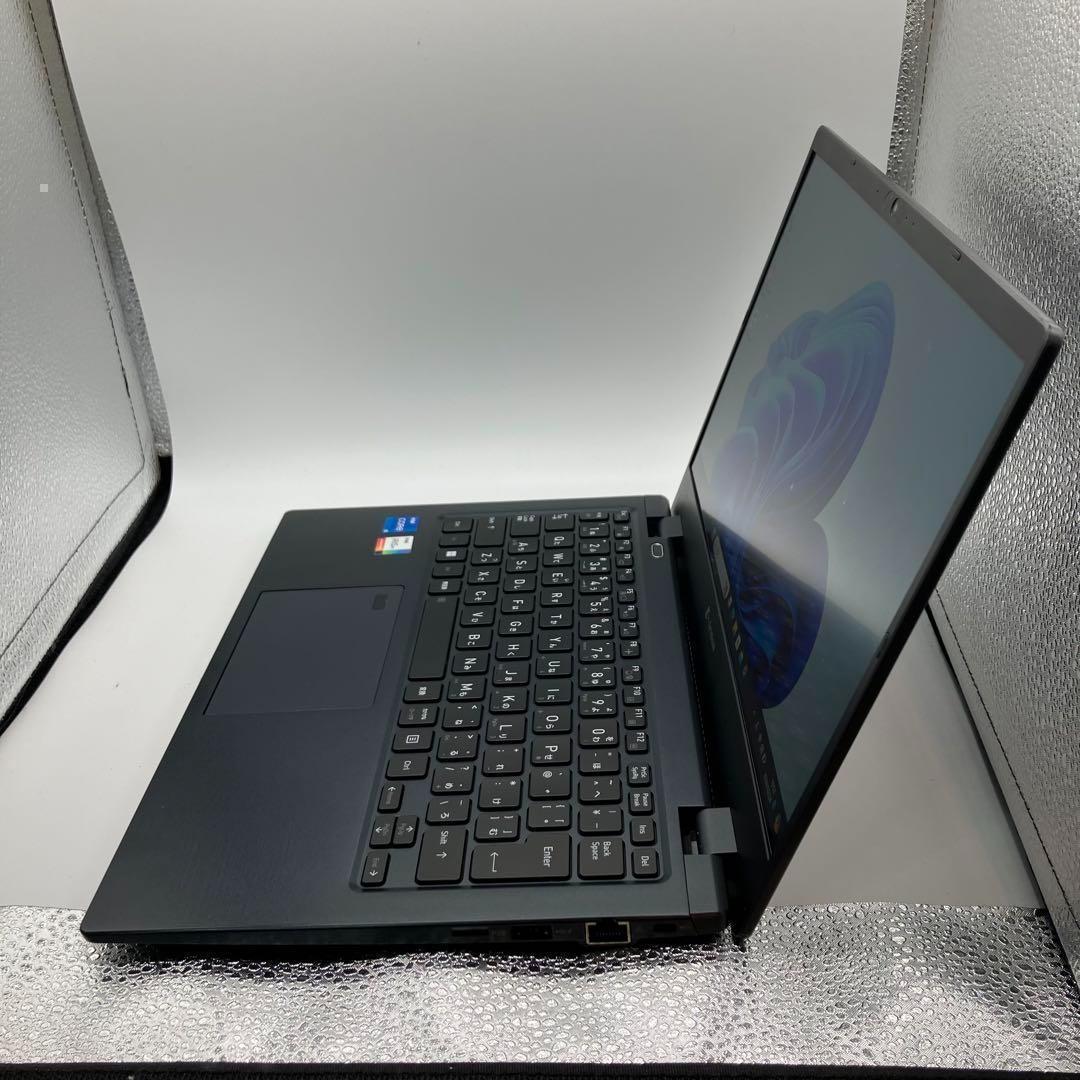 美品 超軽量 Dynabook 最上位　12世代 i5 16GB SSD