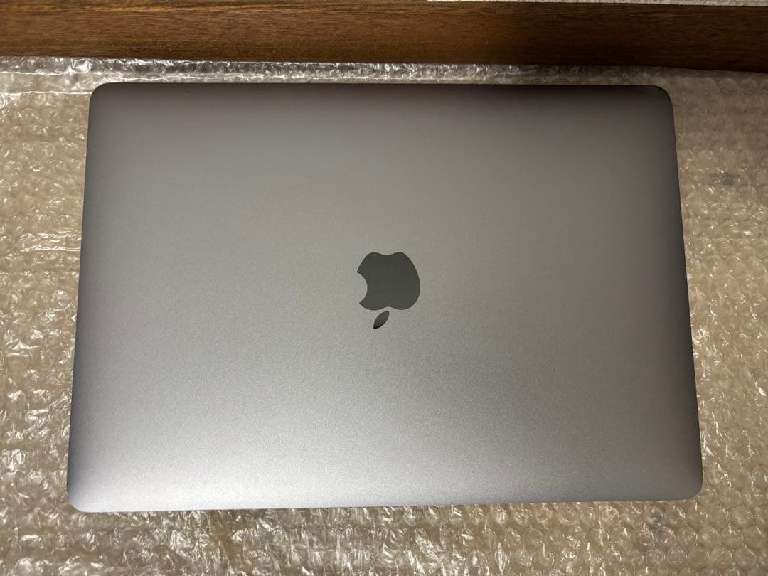 MacBook Pro 13インチ　A1708 16GB Retina