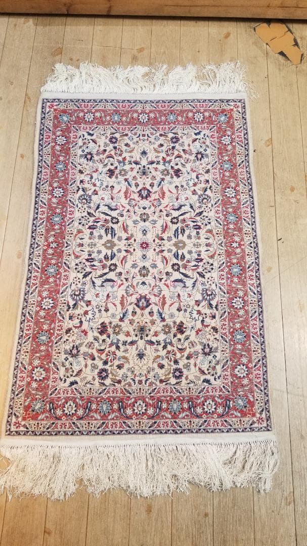 ヘレケシルク絨毯