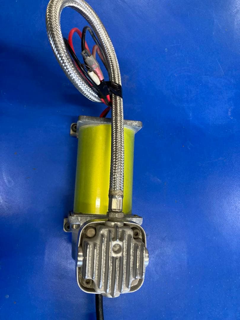 エアサスコンプレッサー